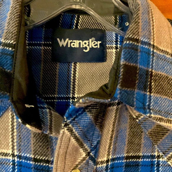 Wrangler flannel button down - Picture 2 of 2